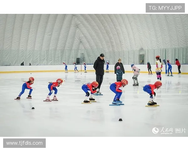 滑冰水平提升的关键技巧与科学训练方法分享帮助你更快掌握滑行要领